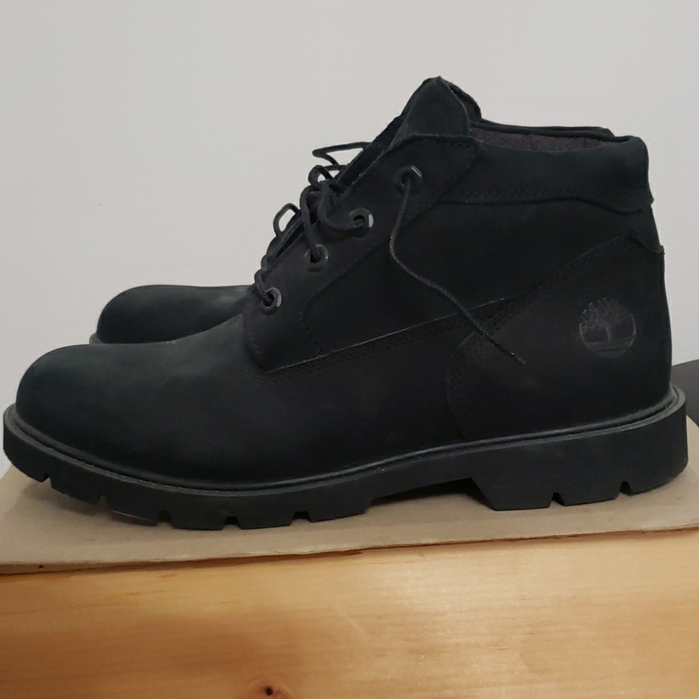 Size US10 Timberland boots